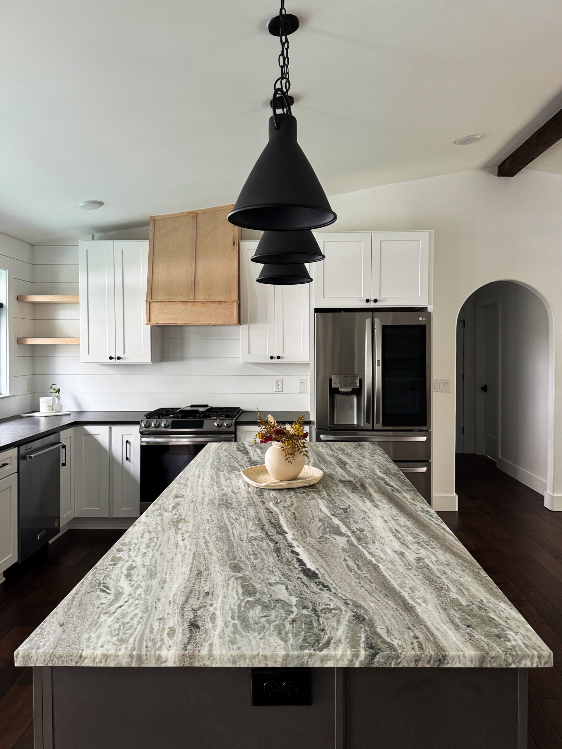 Granite & Quartz Countertops Example | Kitchen Countertops Murfreesboro, TN